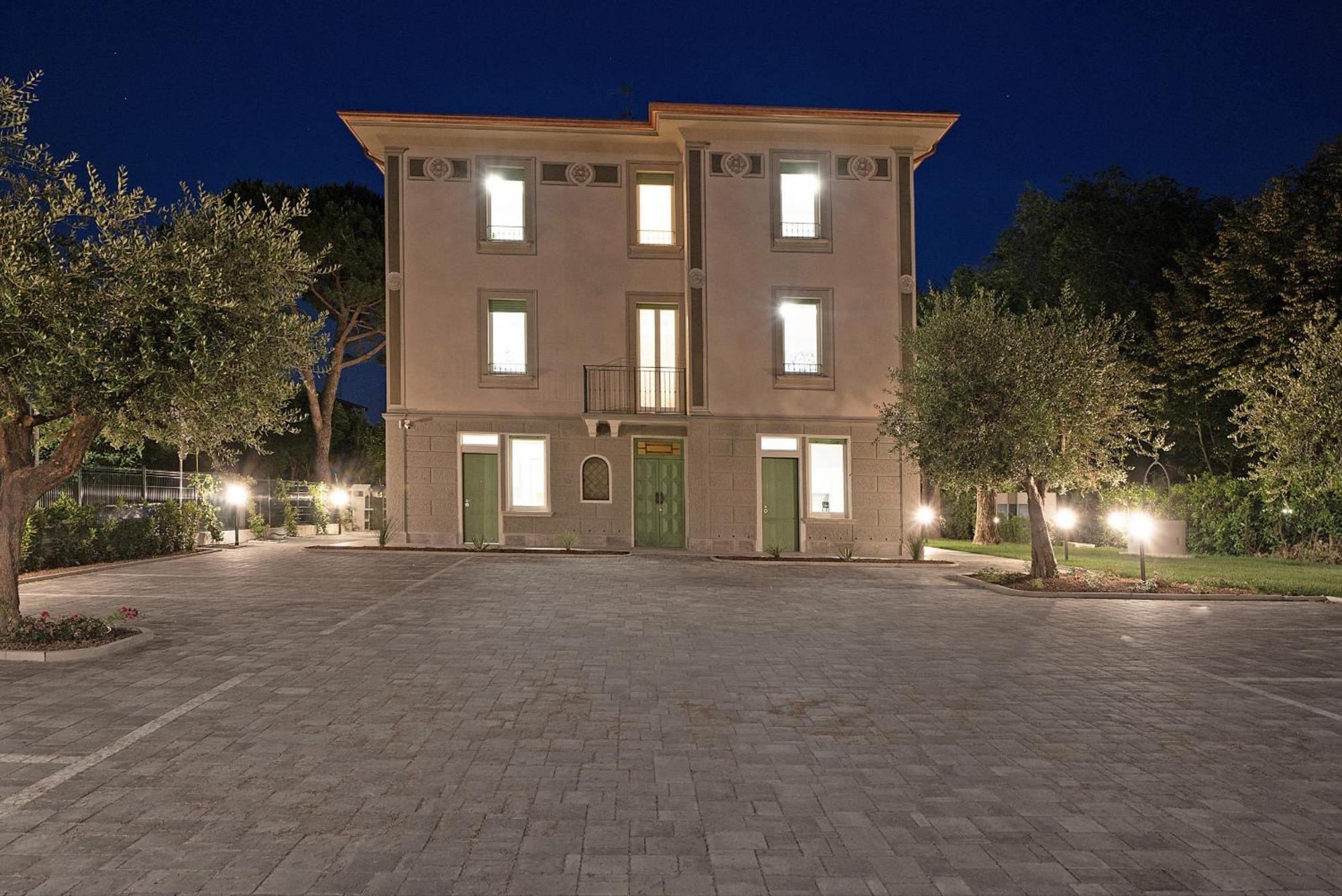 Villa Caterina Apartments By Wonderful Italy Desenzano del Garda Esterno foto